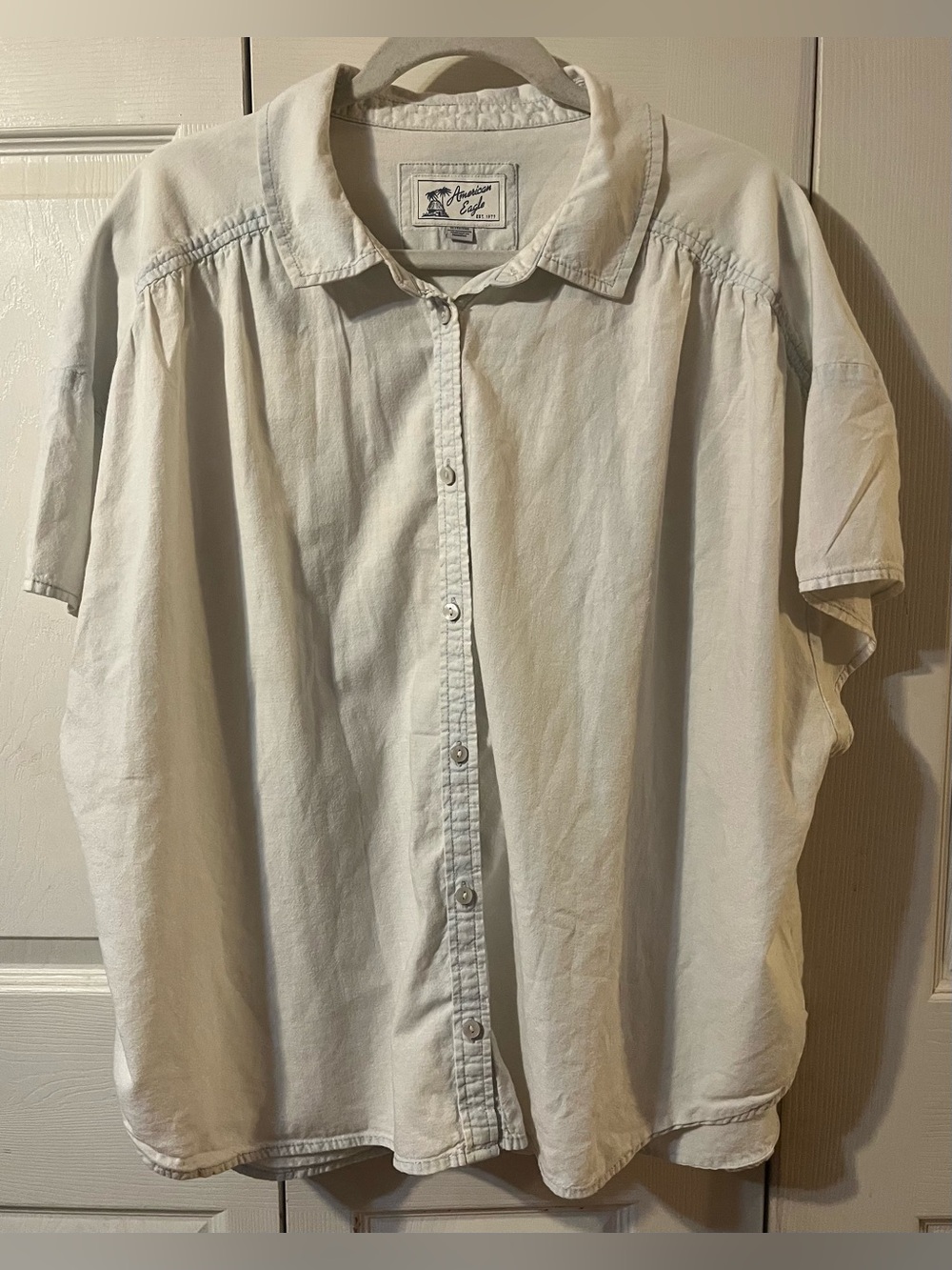 American Eagle Short Sleeve Button Front Shirt Pale Blue Size XL